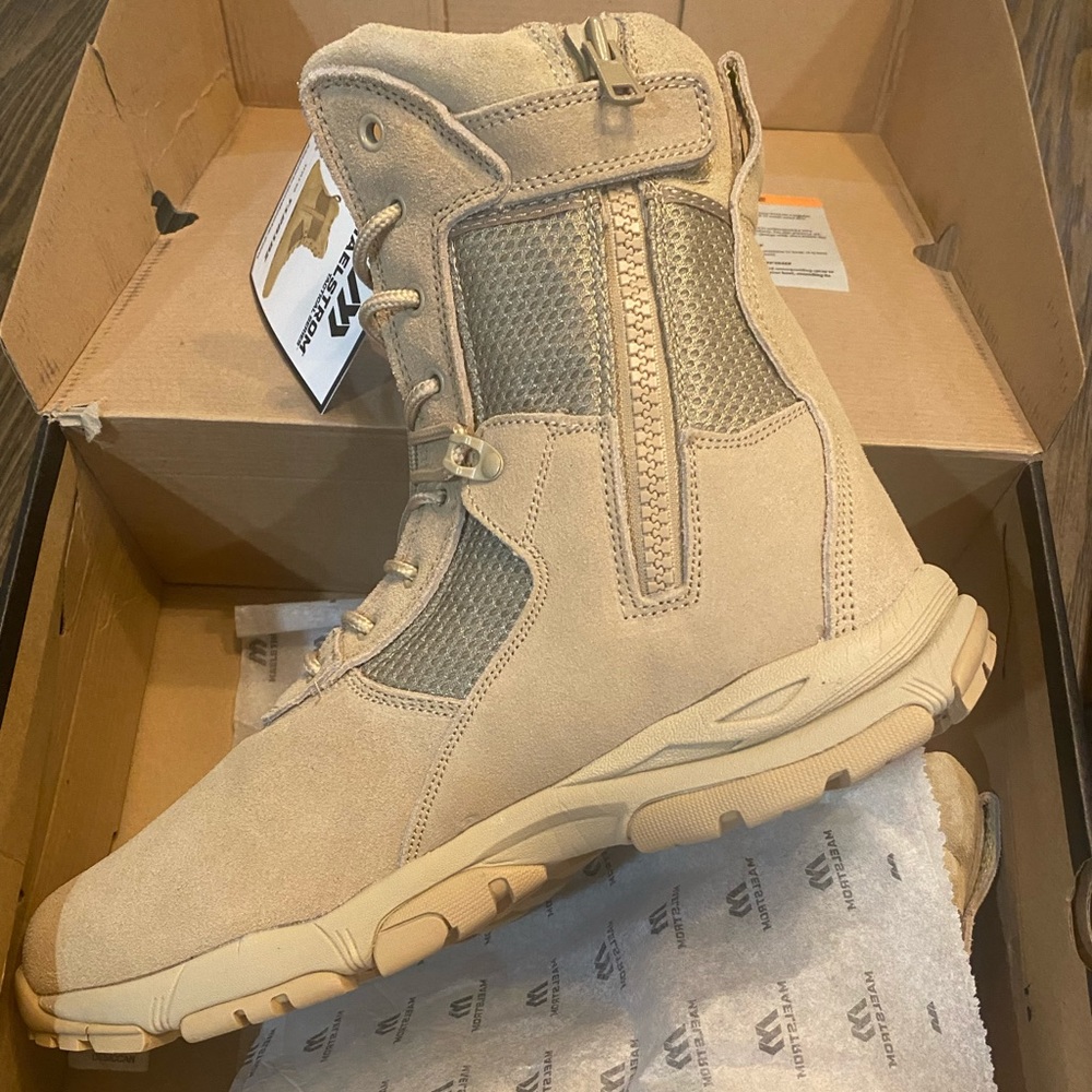 Men’s boots size 15 brand Maelstrom